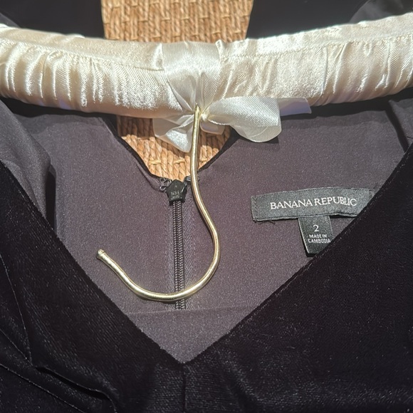 BLACK VELVET NWOT BANANA REPUBLIC VELVET CROPPED LEG JUMPSUIT WITH POCKETS SZ 2 - Picture 13 of 16